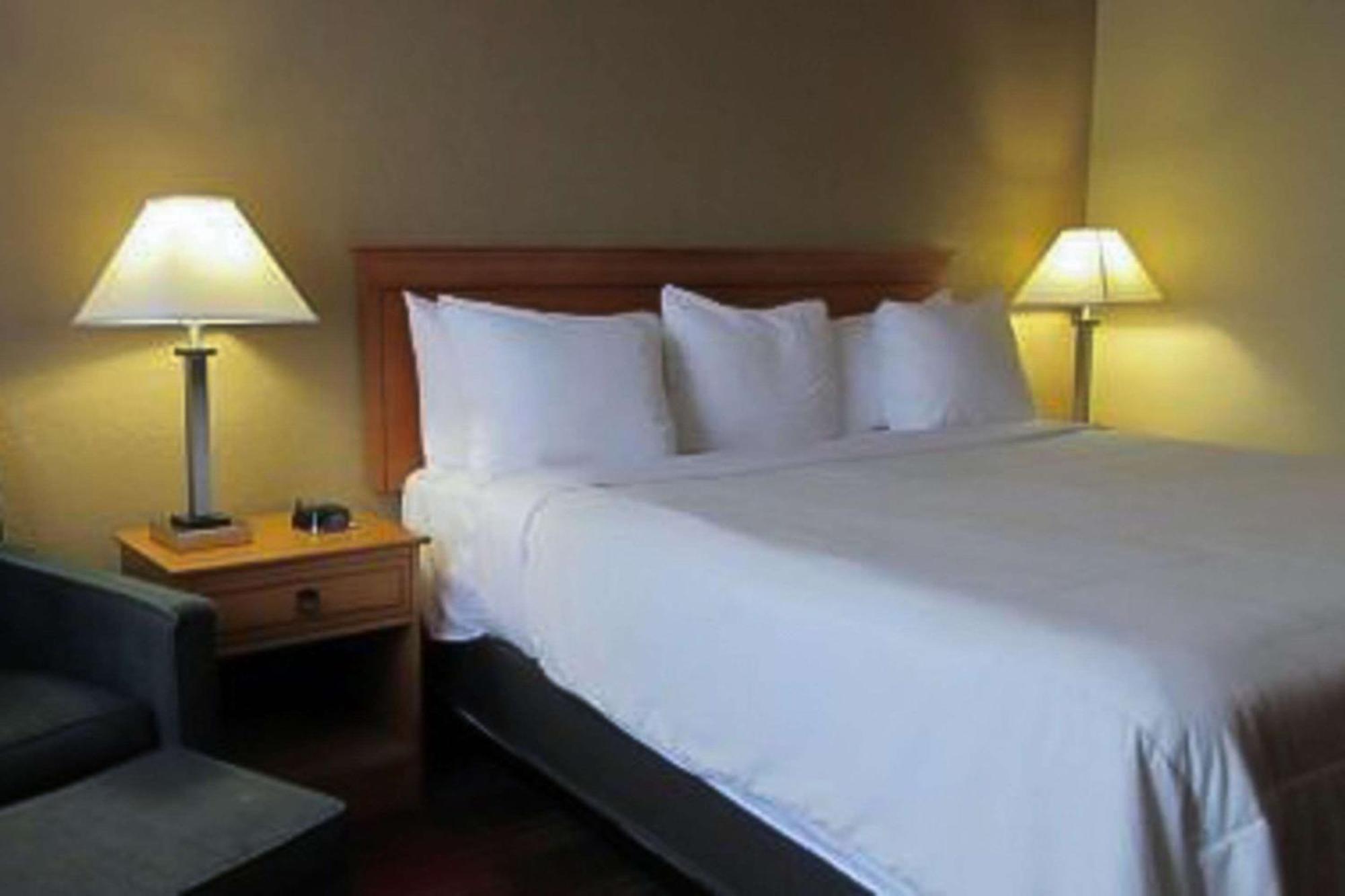 Quality Inn & Suites Airport Spokane Exterior photo
