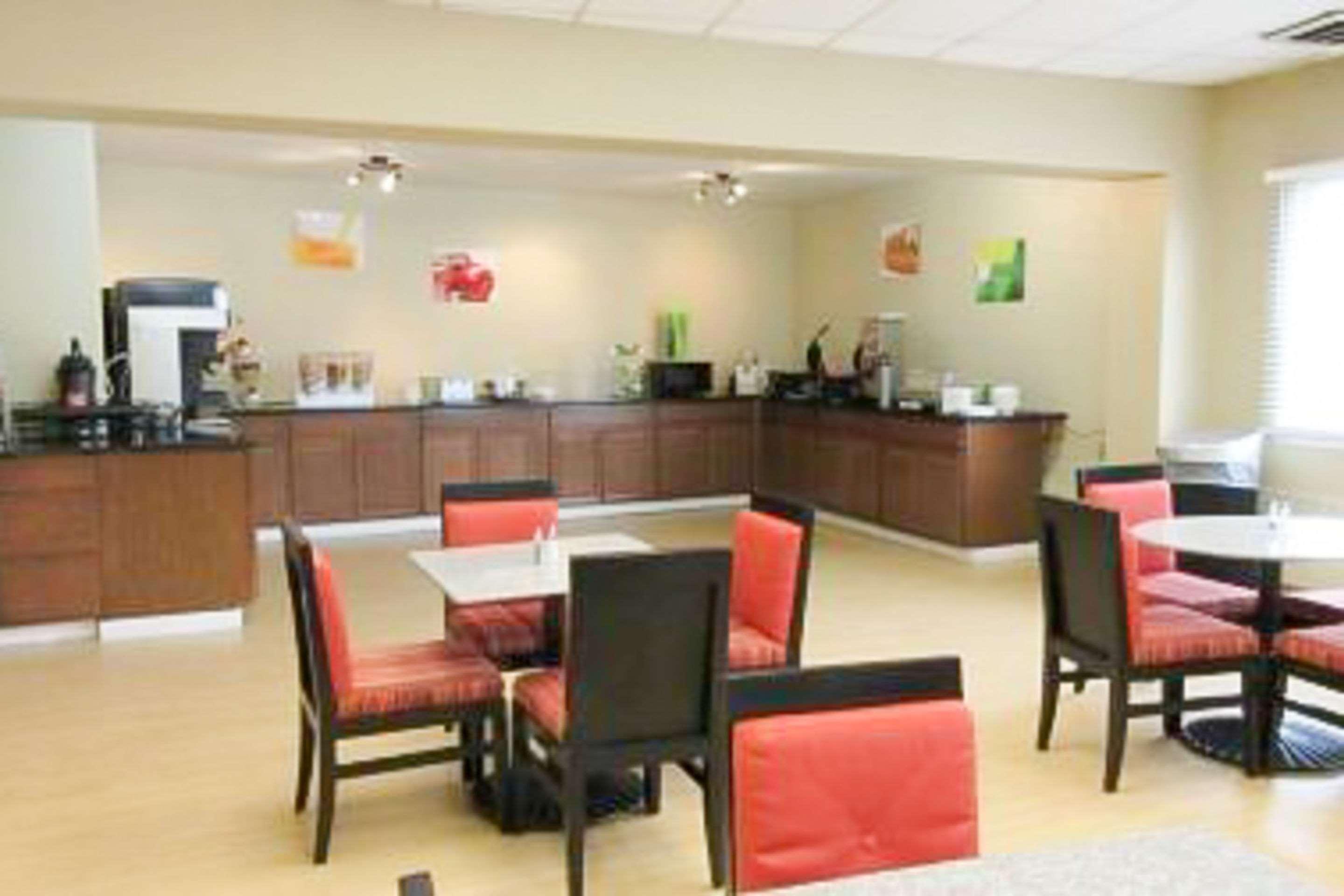 Quality Inn & Suites Airport Spokane Exterior photo