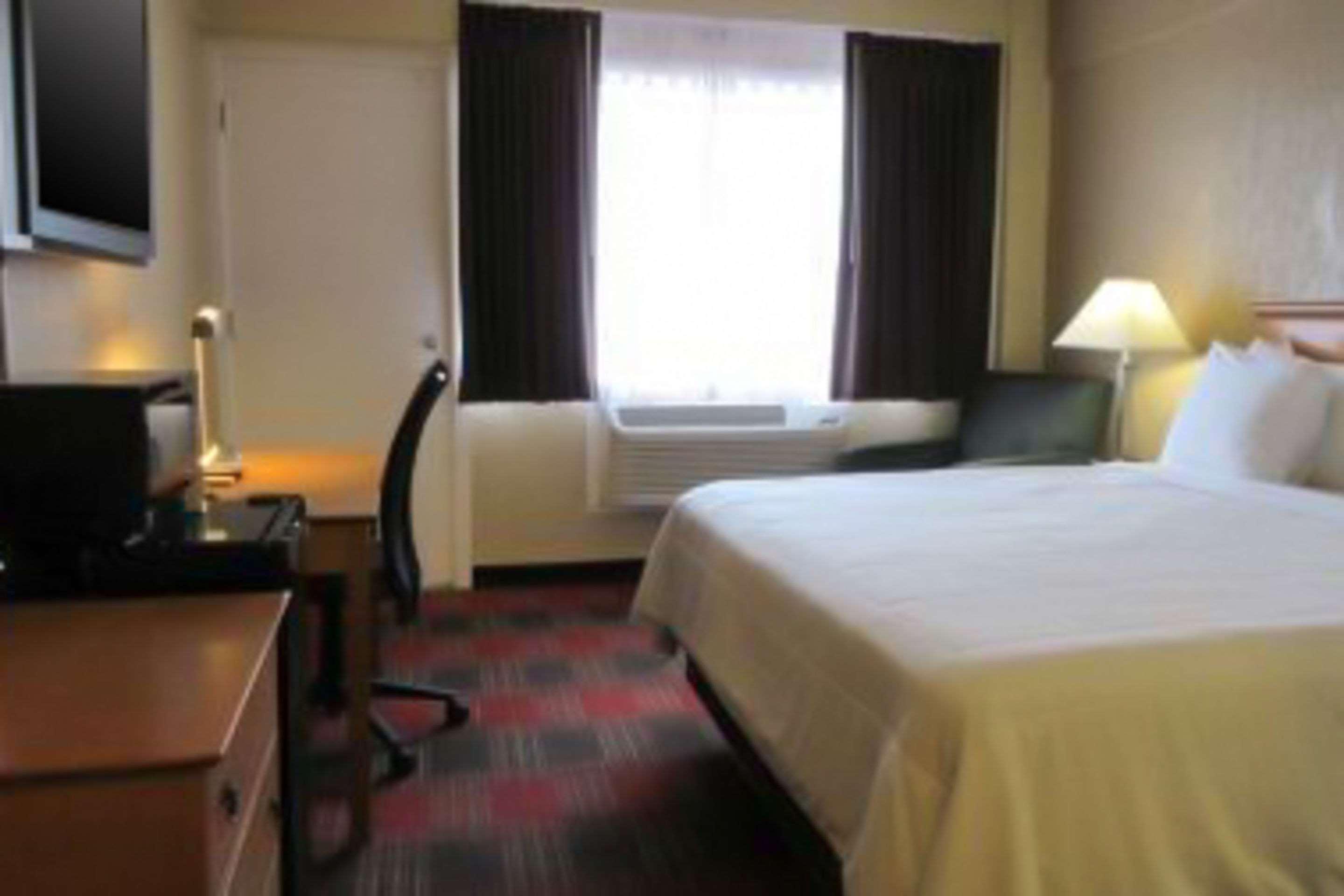 Quality Inn & Suites Airport Spokane Exterior photo