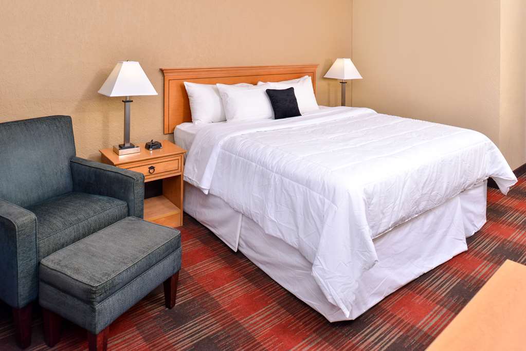 Quality Inn & Suites Airport Spokane Room photo