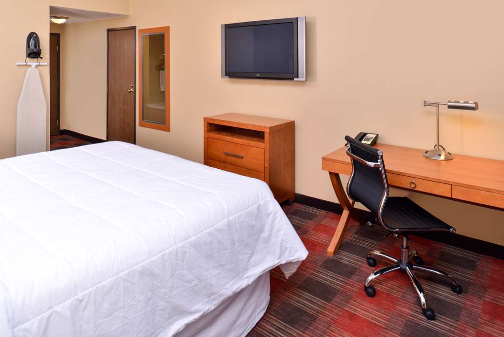 Quality Inn & Suites Airport Spokane Room photo